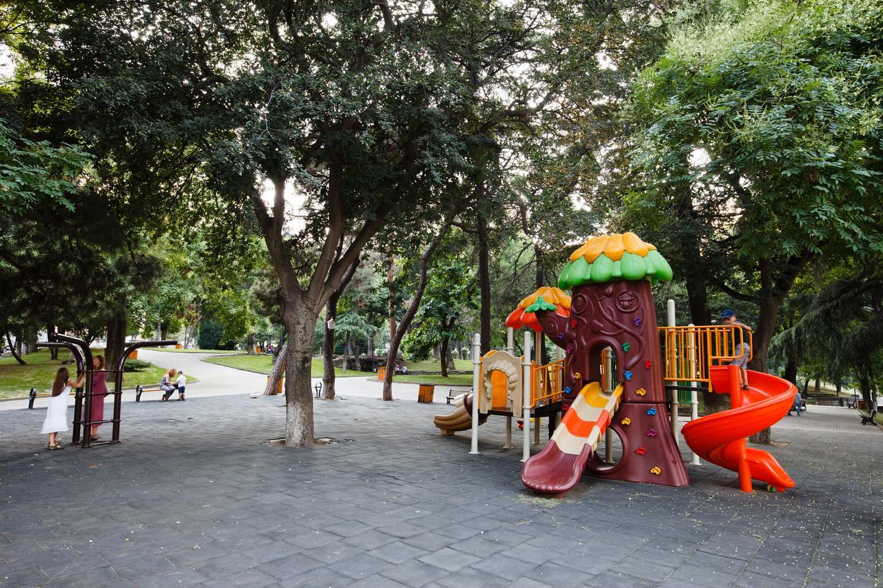 Garden Side Tbilisi Hotel Exterior photo